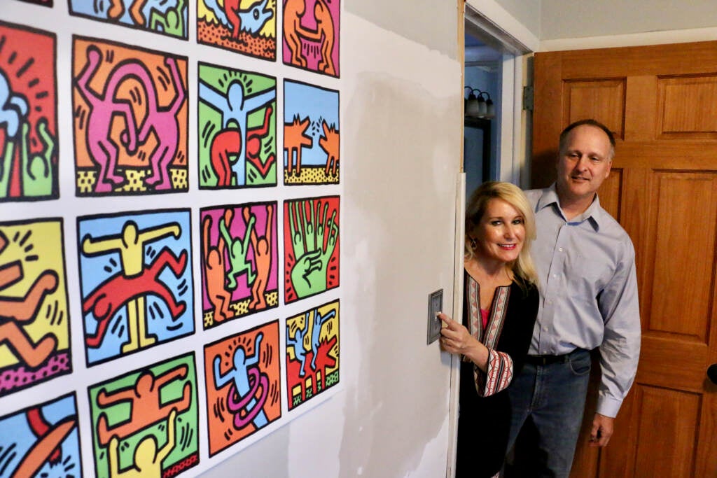 Homeowners auctioning ‘Radiant Baby’ doodle from Keith Haring’s childhood bedroom